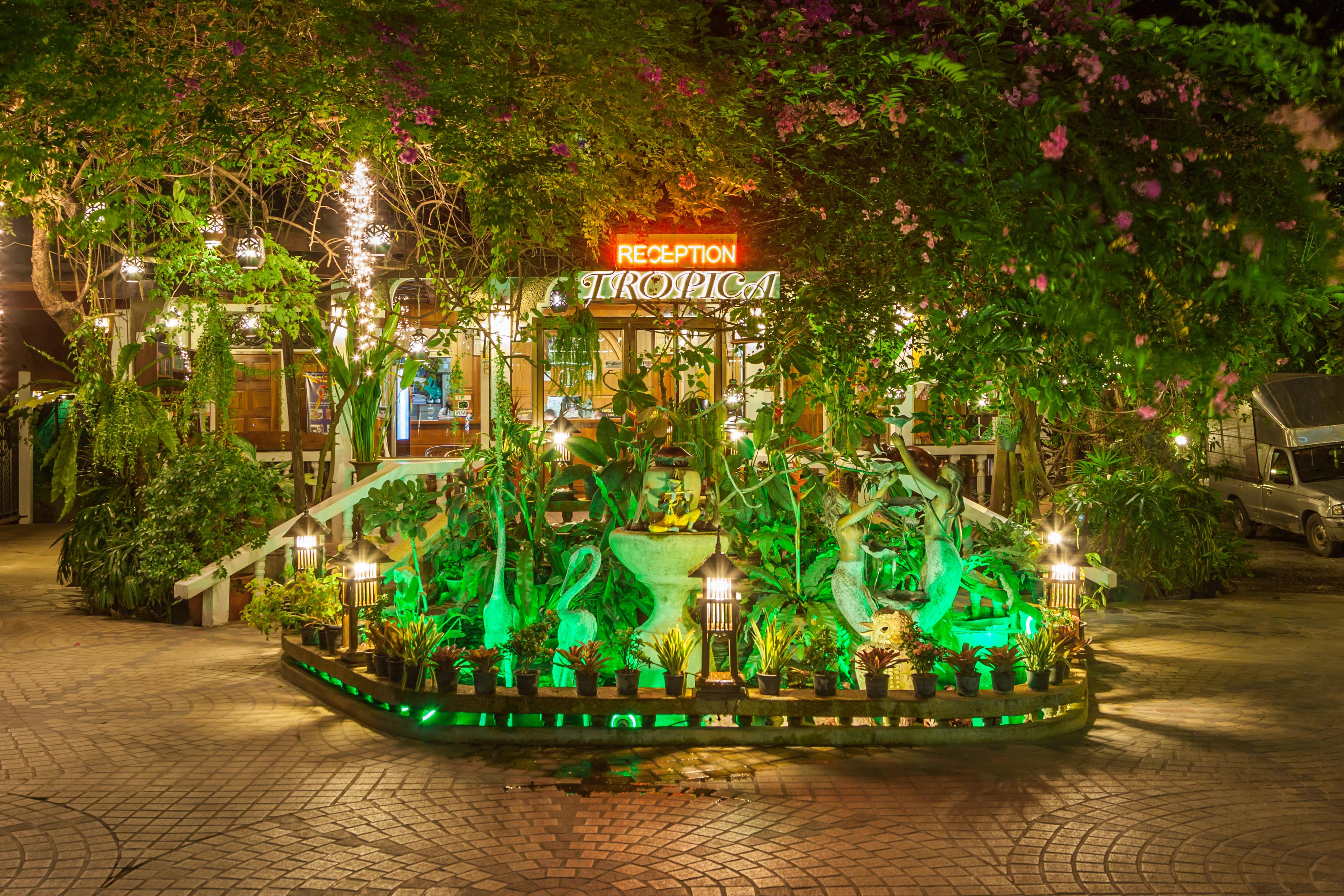Tropica Bungalow Beach Hotel Patong Extérieur photo