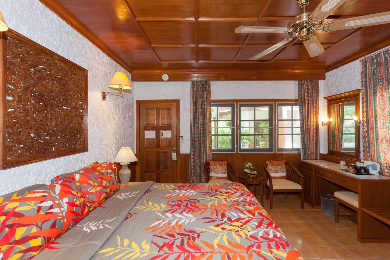 Tropica Bungalow Beach Hotel Patong Extérieur photo